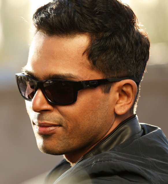 Karthi from Kaatru Veliyidai