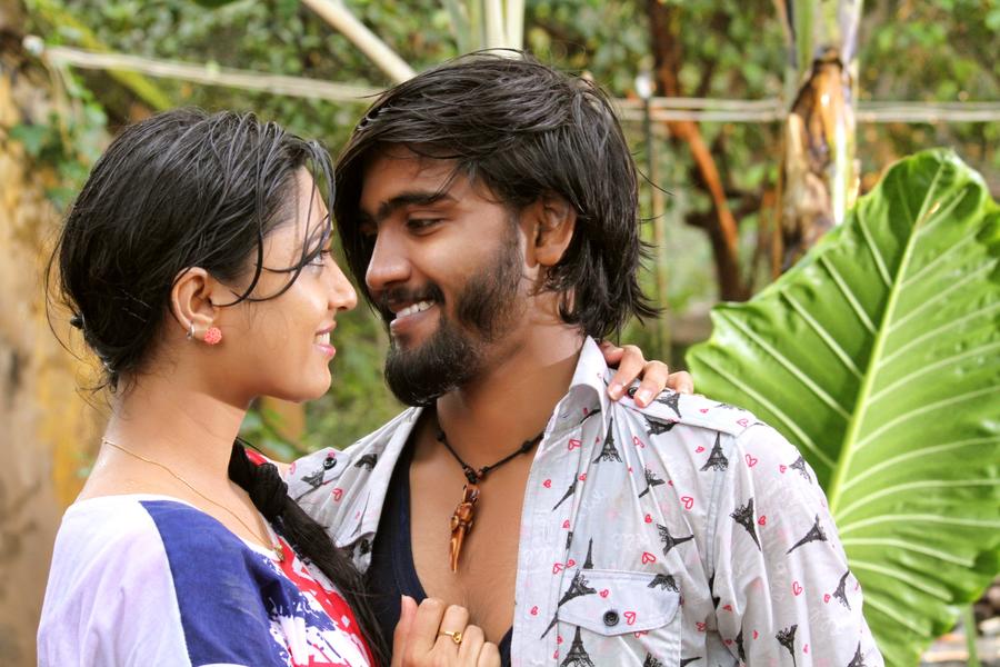 Pratheek, Akshatha Stills From Theru Naaigal Movie