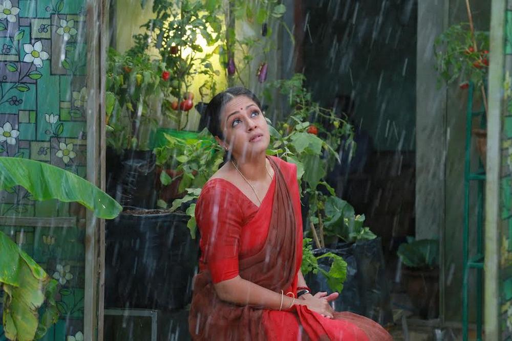 36 Vayathinile Tamil Movie Stills | Jyothika