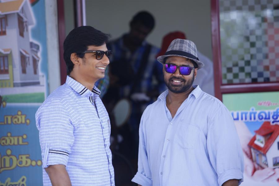 Sangili Bungili Kadhava Thorae Working Stills