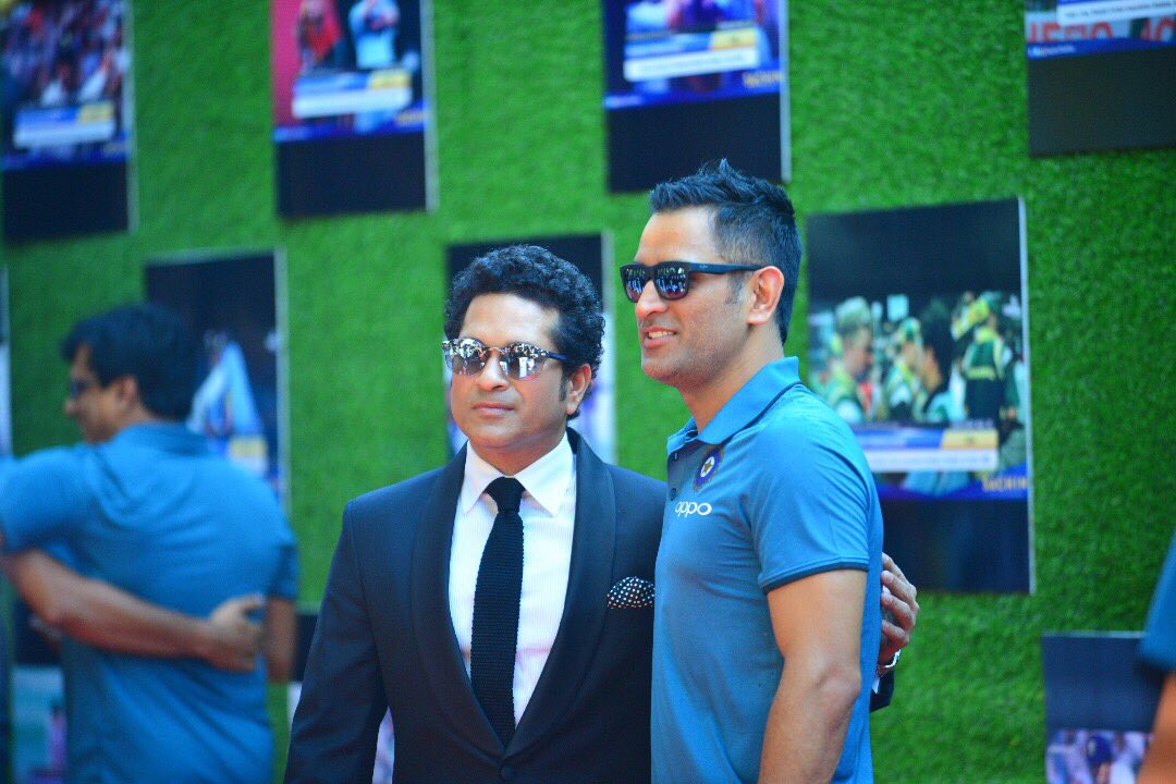 When one legend meets another, an iconic moment is created! Sachin and MS Dhoni at Sachin Premiere Show