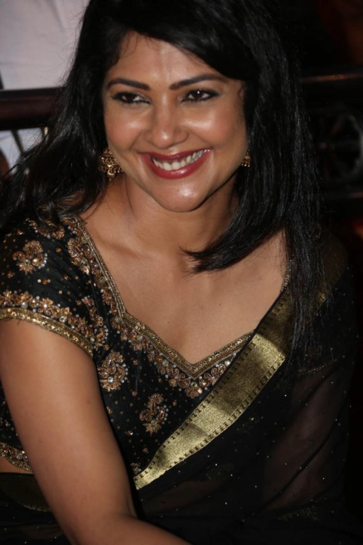 Actress Kamalinee Mukarjee Stills\r\n