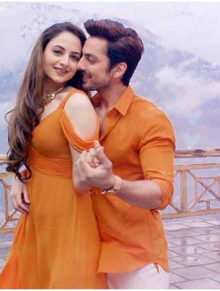 Himansh Kohli, Zoya Afroz Stills From Sweetiee Weds NRI