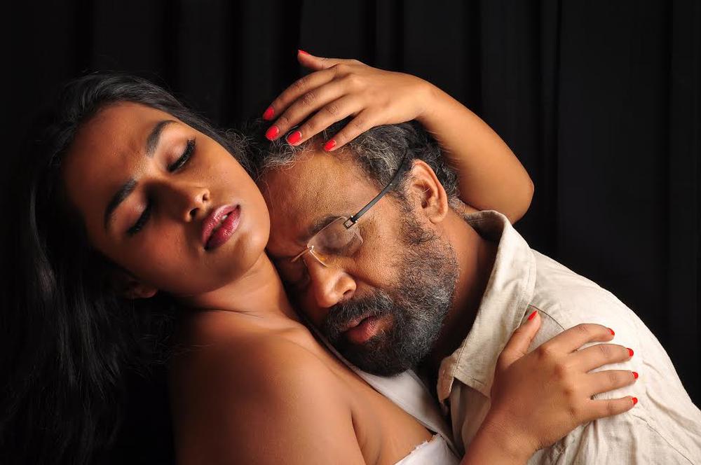 Oru Iyakkunarin Kadhal Dairy Movie Stills | Velu Prabhakaran and Pon Swathi