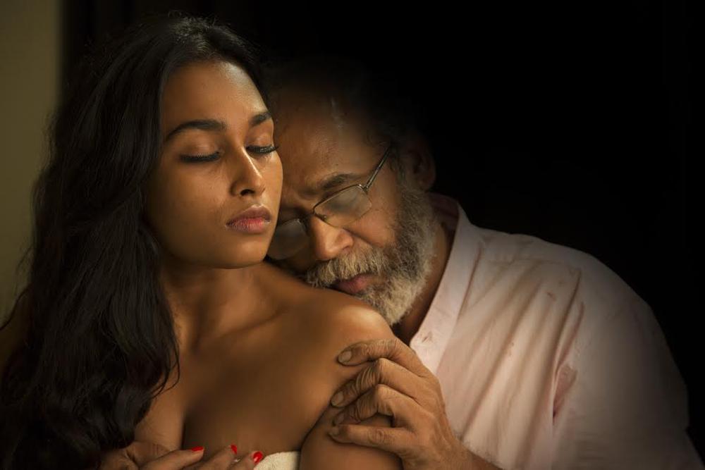Oru Iyakkunarin Kadhal Dairy Movie Stills | Velu Prabhakaran and Pon Swathi
