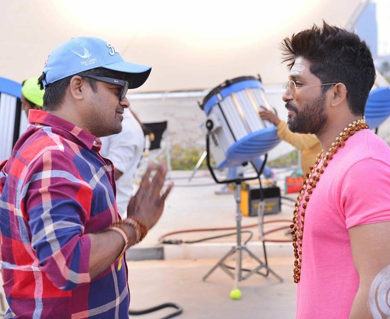 Duvvada Jagannadham Working Stills | Allu Arjun, Director Harish Shankar
