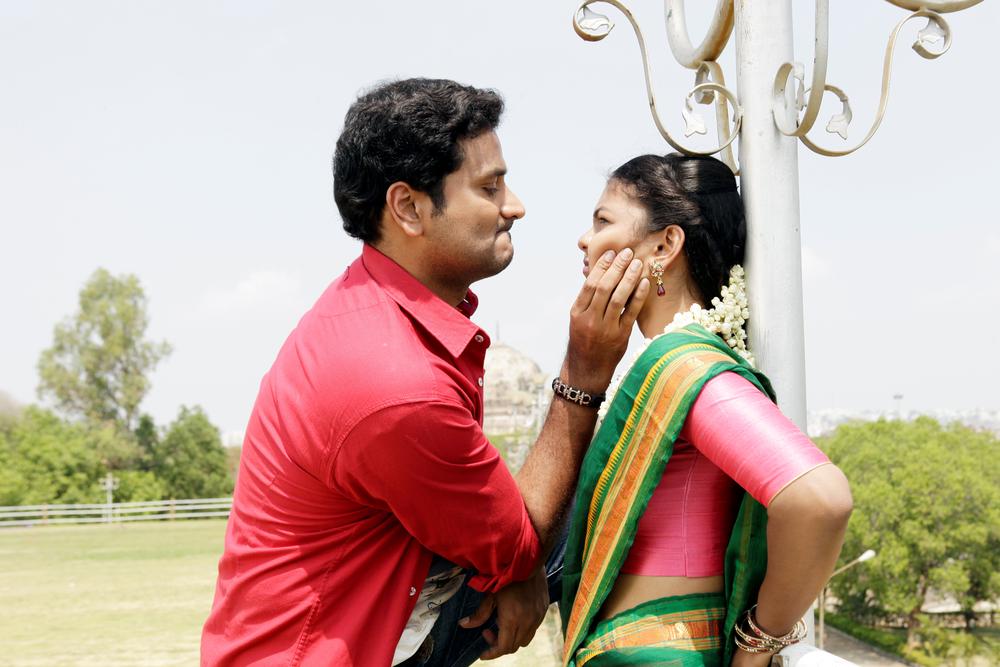 Ami Thumi Telugu Movie Stills | Srinivas Avasarala, Aditi Myakal
