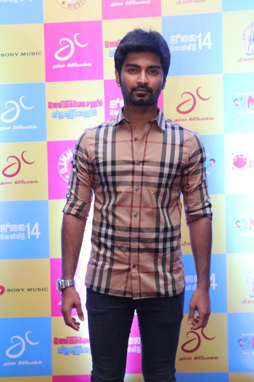 Gemini Ganeshanum Suruli Raajanum Audio Launch Pics