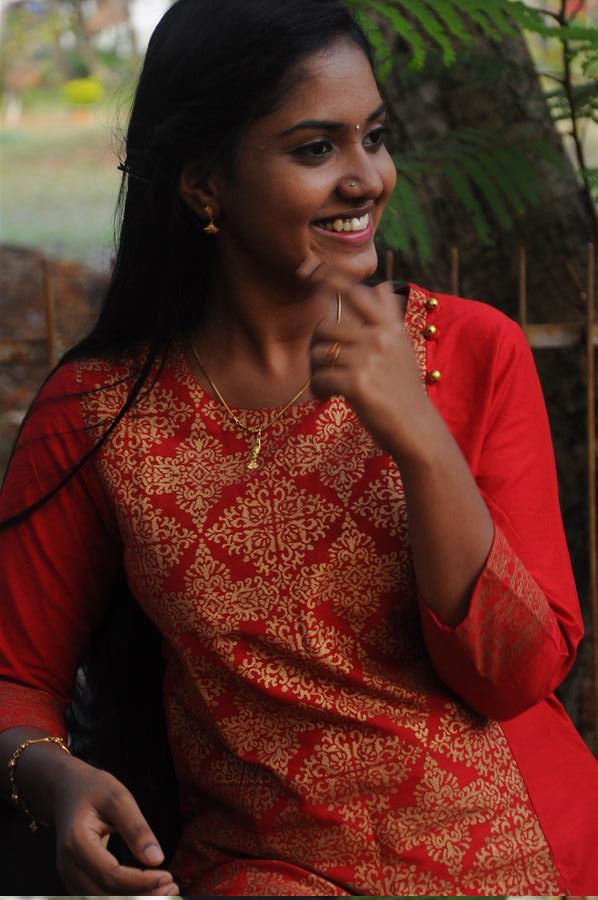 Naan Yarendru Nee Sol Tamil movie stills