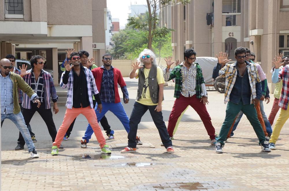 Maanga Tamil Movie Stills starring Premgi Amaran & Advaitha