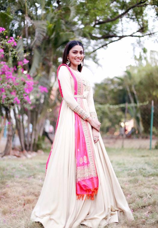 Latest stills of Rangoon actress Sana Makbul