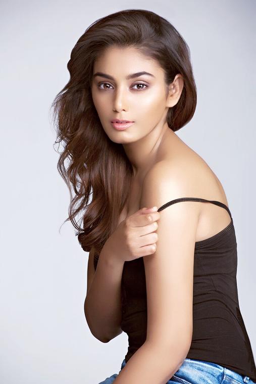 Checkout the latest stills of Rangoon fame Sana Makbul.