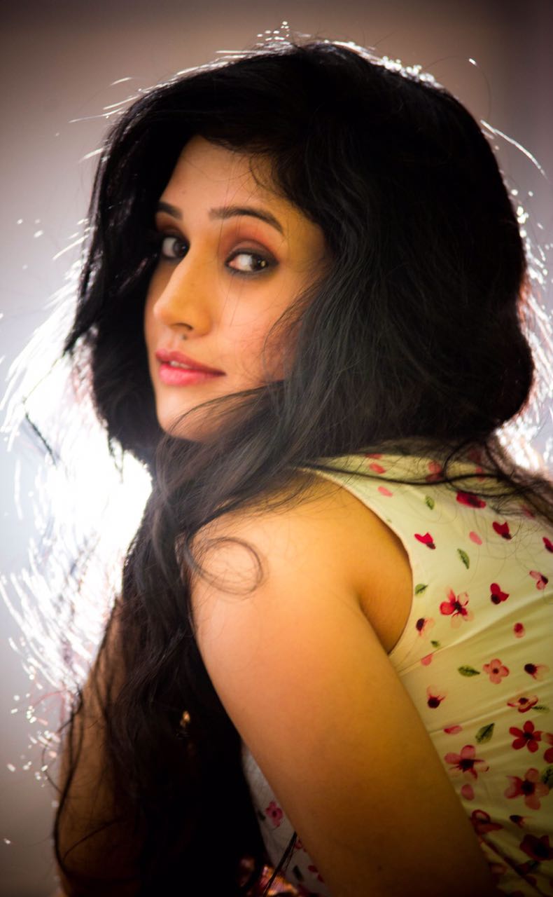 Take a look at the stills of Actress Priyanka Pallavi.