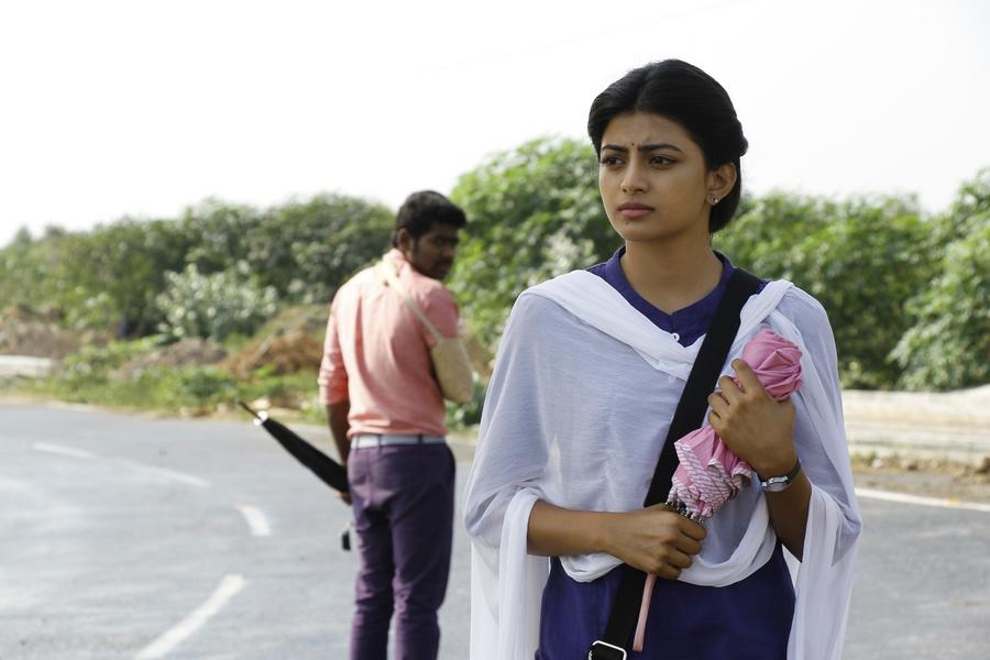 En Aaloda Seruppa Kaanom Movie Stills