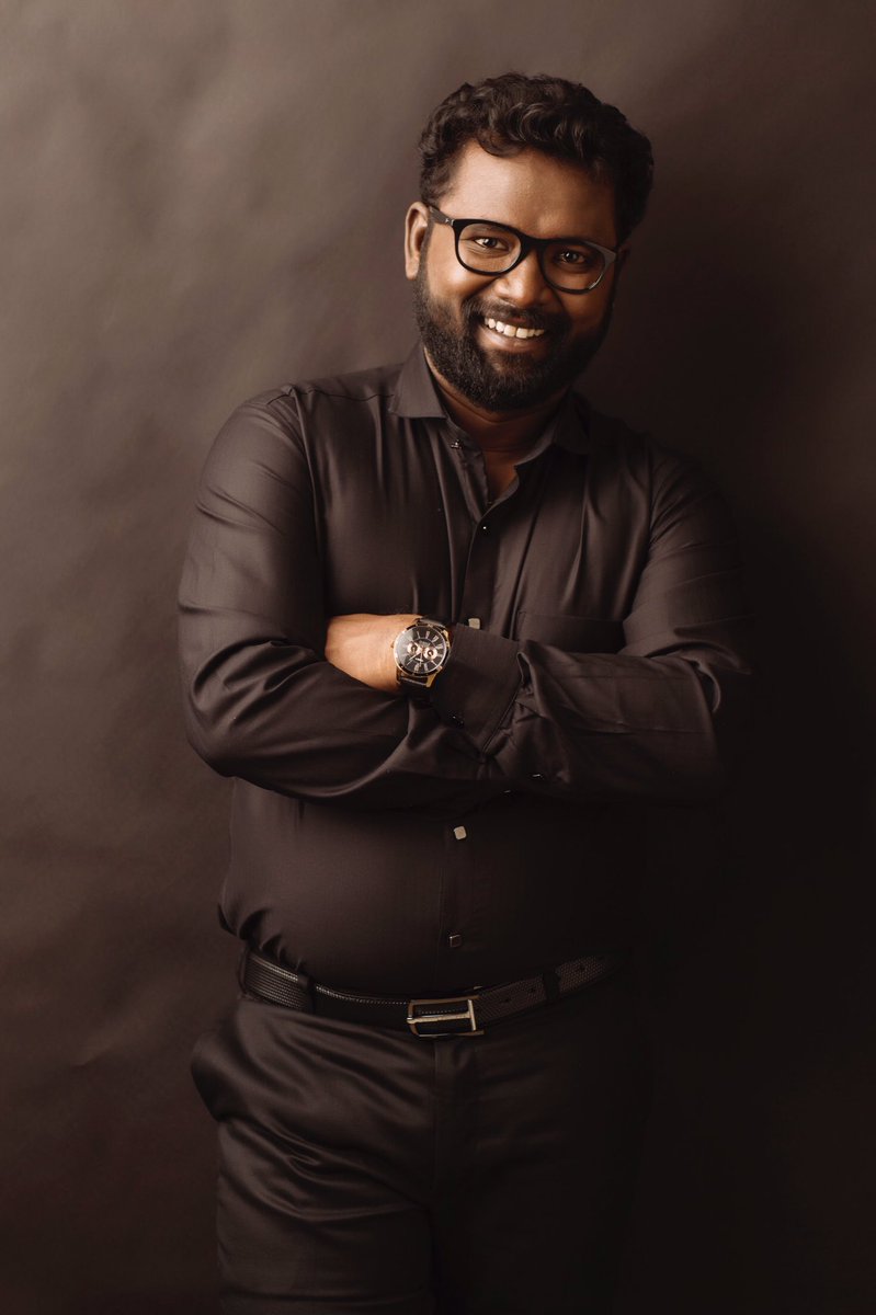 Neruppuda lyricist Arunraja Kamaraj becomes director