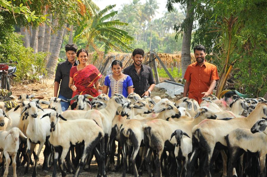 Thirupathisamy Kudumbam Movie stills