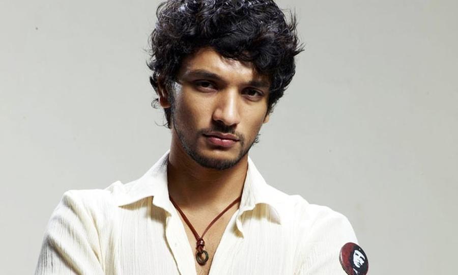 Gautham Karthik in Iruttu Araiyil Murattu Kuthu