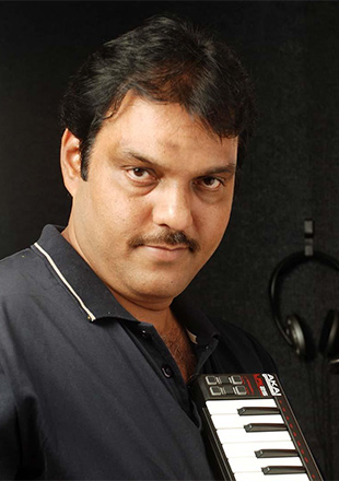 Taj Noor’s new experience in Guru Utchathula Irukkaru
