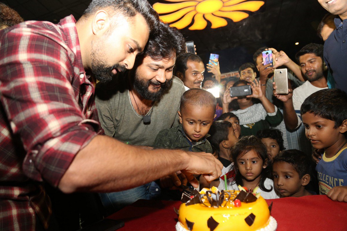 Thiruttu Payale 2 success celebration stills.  