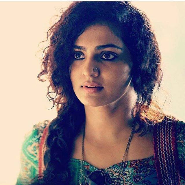 Actress Parvathi Menon latest stills 