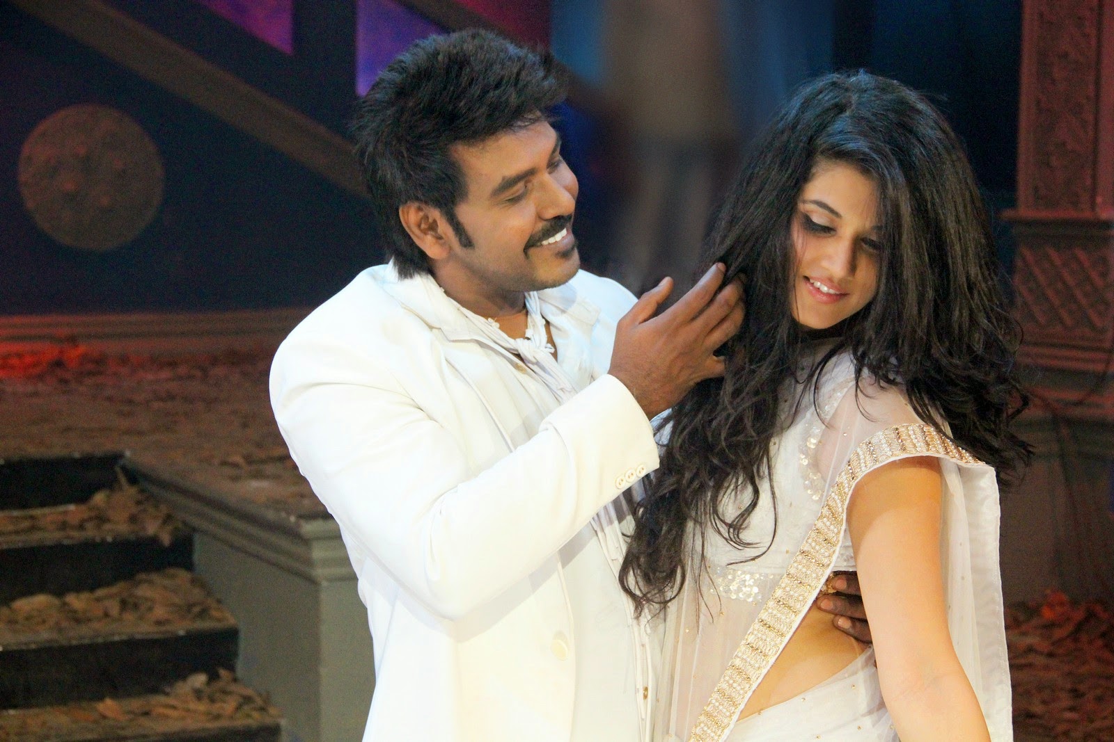 Kanchana 2 Tamil Movie New Stills | Raghava Lawrence, Taapsee Pannu