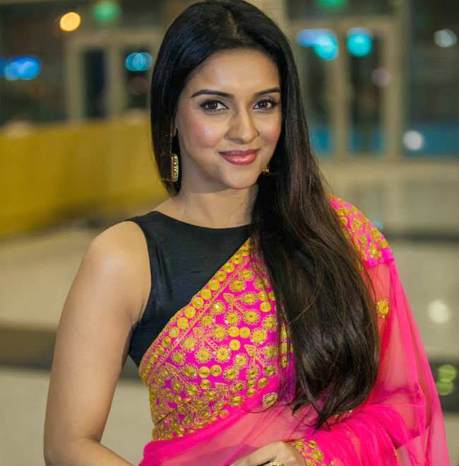 Actress Asin photos.