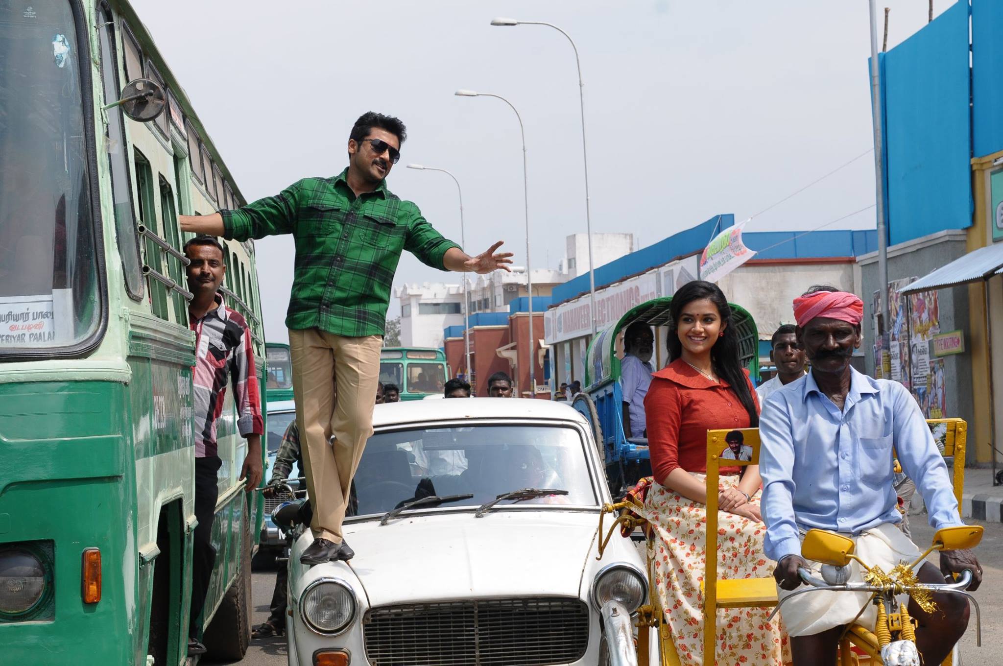 Thaanaa Serndha Koottam Latest Images.