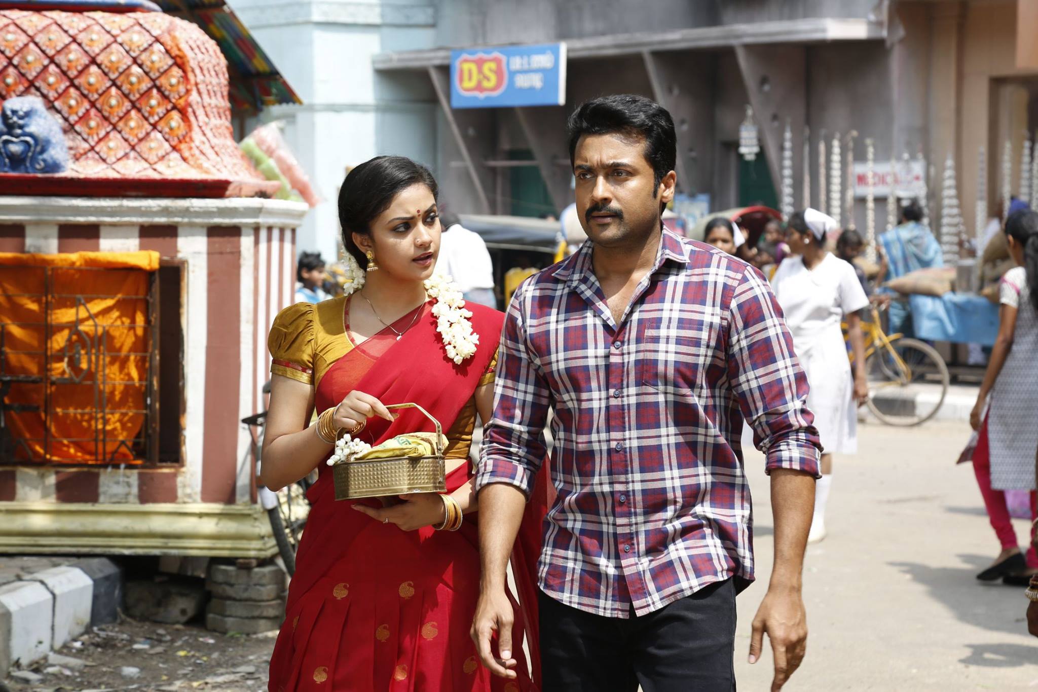 Thaanaa Serndha Koottam Latest Images.