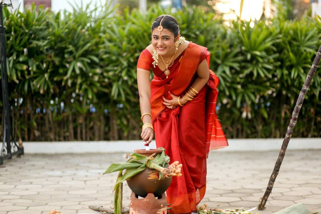 Stills of 100 Percent Kaadhal team celebrate Pongal.