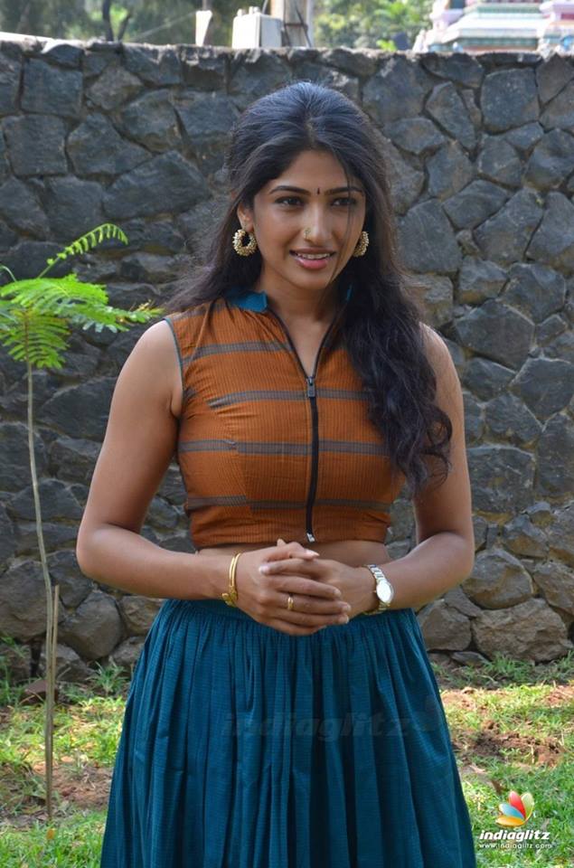 Yemaali movie latest stills.