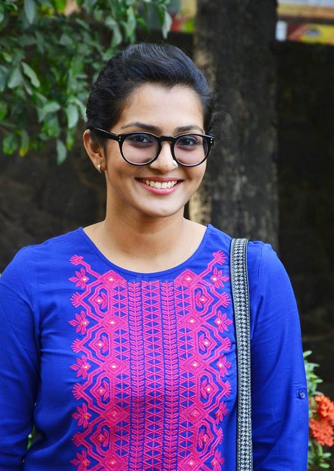 Actress Parvathi Menon latest stills
