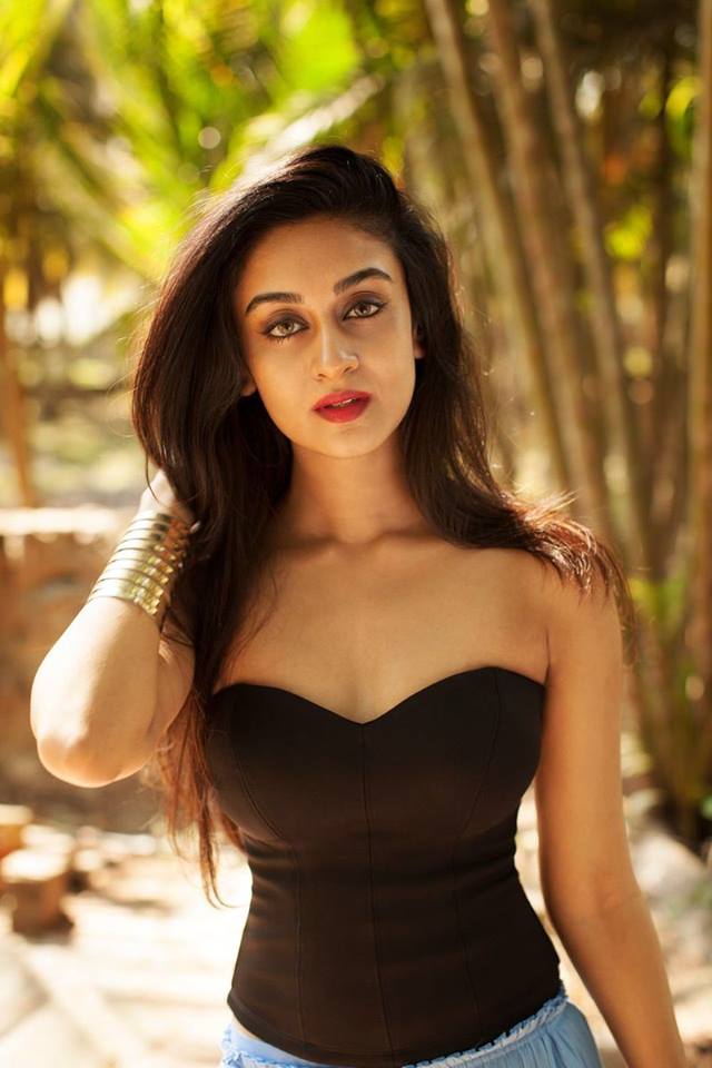 Actress Aishwarya Arjun latest stills