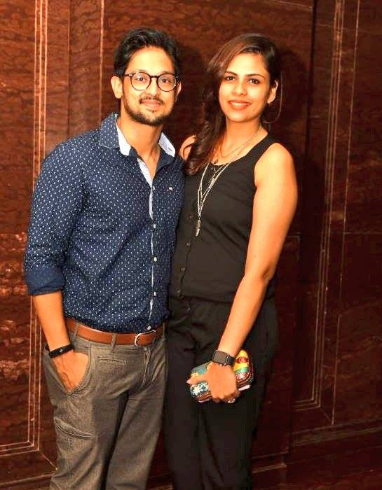 Nakul and his wife Stills.