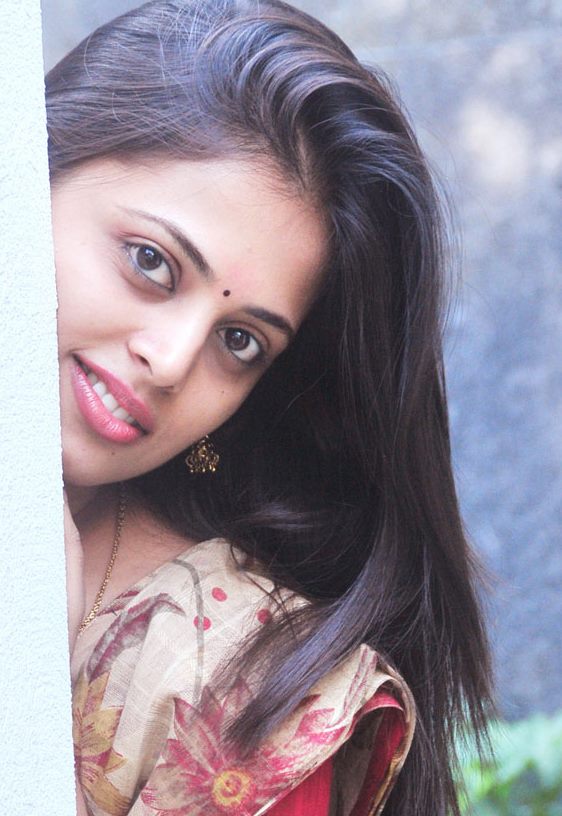 Actress Sindhu Menon photos.