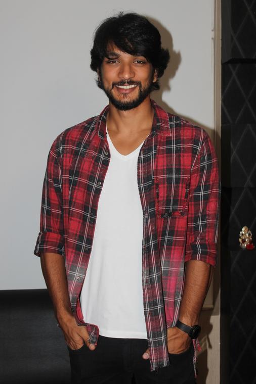 Iruttu Araiyil Murattu Kuthu press meet stills