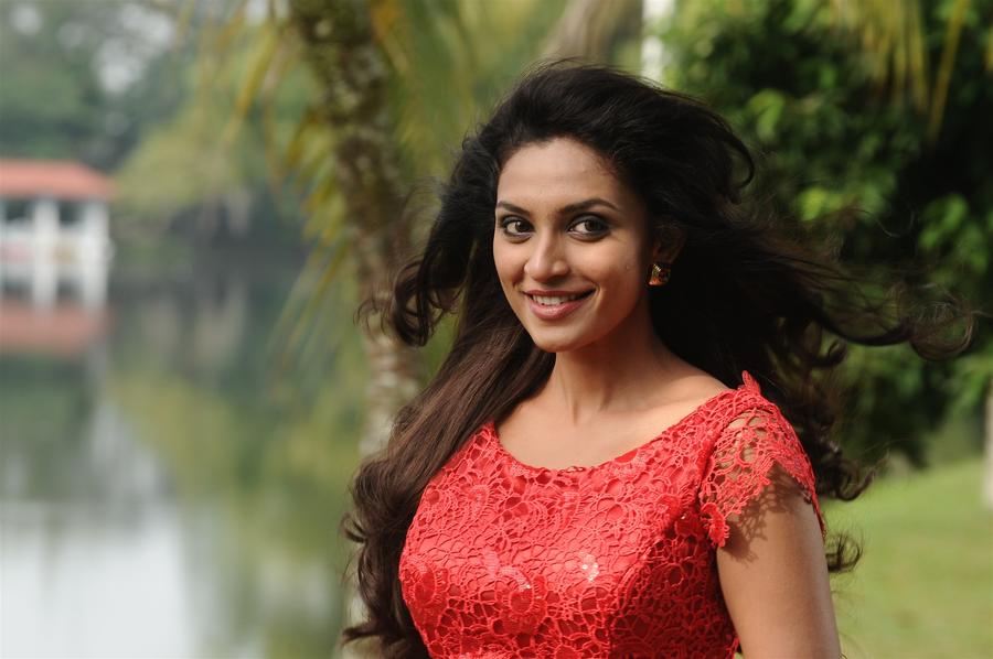 Yali movie stills
