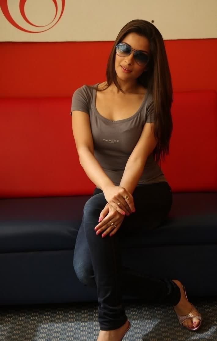 Actress Madhurima Latest Stills 