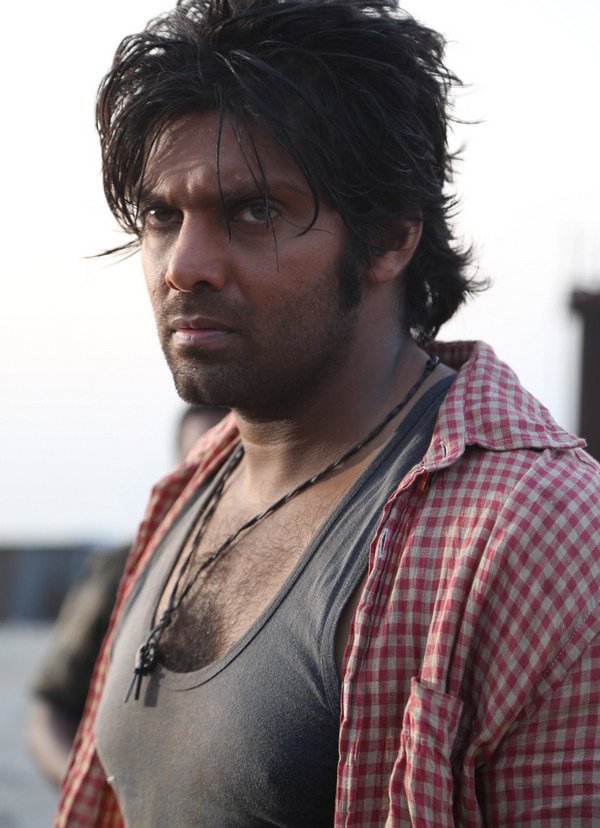 Yatchan Tamil  Movie Stills | Arya