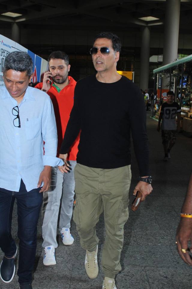 Excellent Actor Akshay Kumar Shooting Spot Photos.