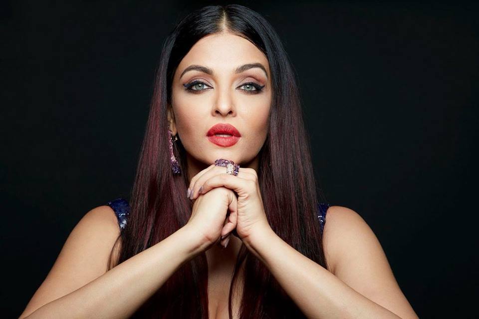 Actress Aishwarya Rai Stunning Photos.
