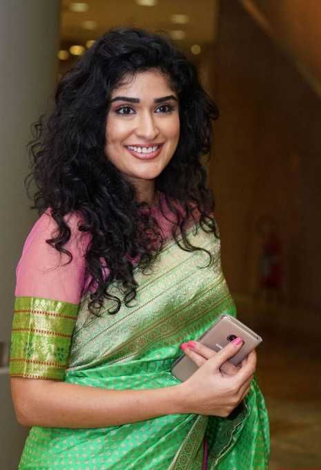 Anjala Zaveri New Stills.