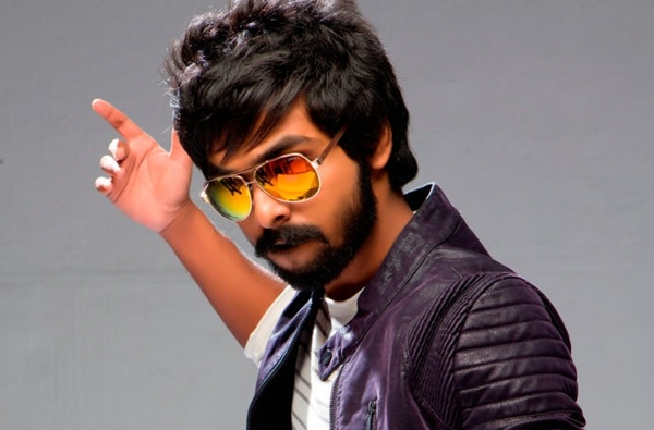 GV goes on floor with Vasantha Balan