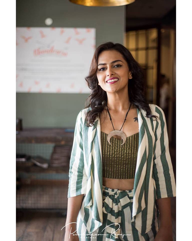 Shraddha Srinath Super images.
