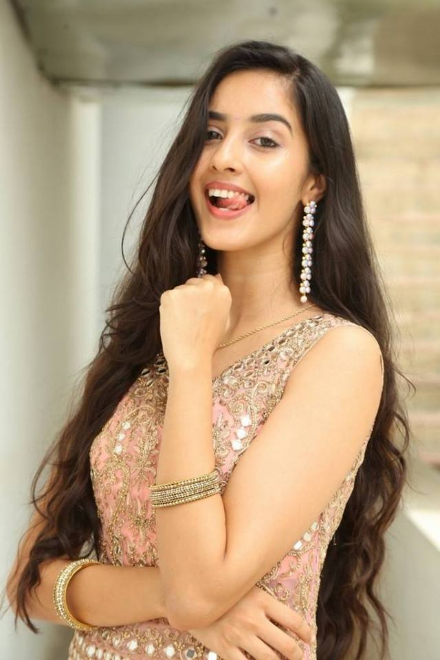 Simrat Kaur Smiley Images.