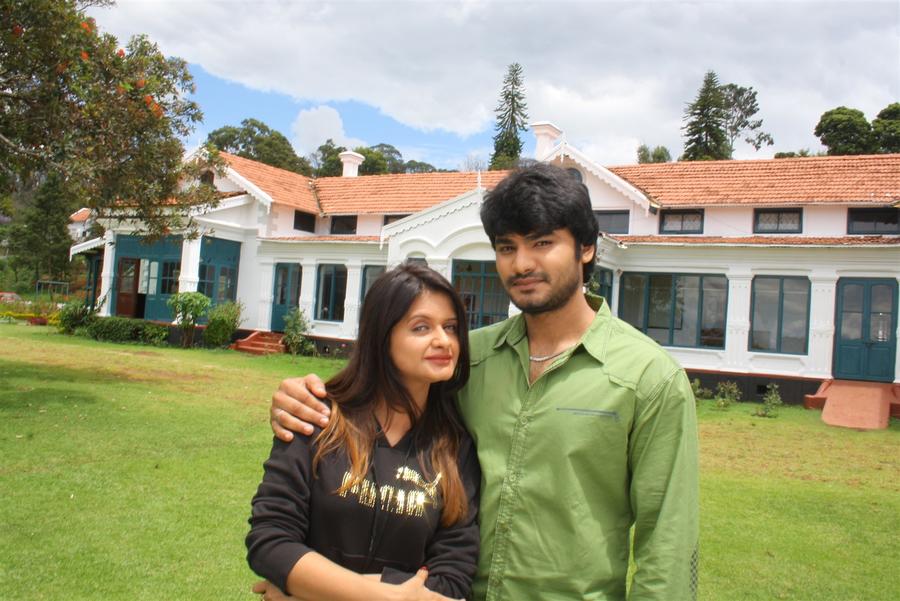 Roja Maaligai New Movie Exclusive Photos.