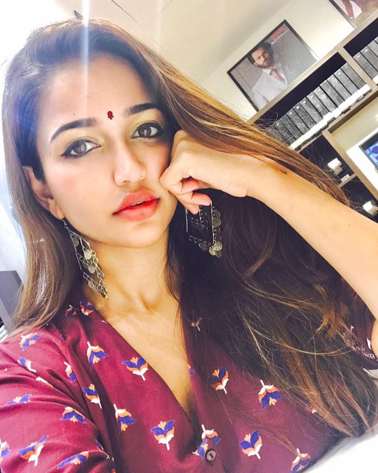 Anaika Soti Sizzling Photos