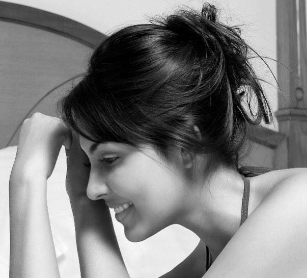 Smiley Actress Madhu Shalini Images.