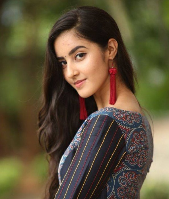 Simrat Kaur Smiley Images.