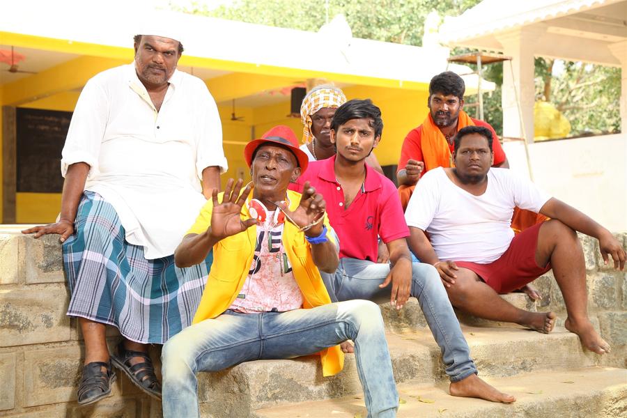 Petti Kadai Indru Vidumurai New Movie Images.