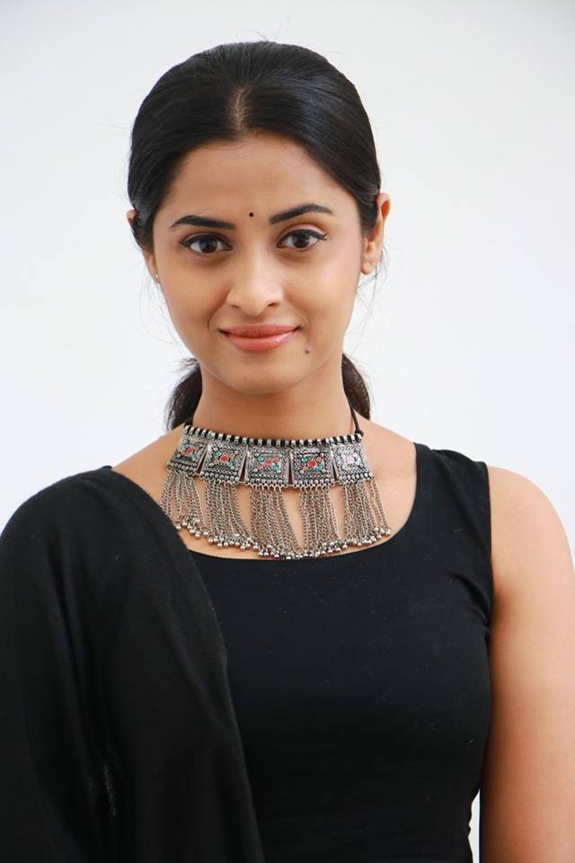 Arthana Binu Sizzling Pics.